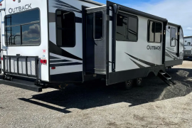 2020 KEYSTONE OUTBACK 328RL 