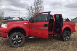 2006 Ford FX4, low kms, lifted on 35", V8 aut