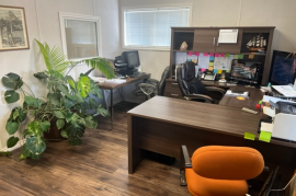 High exposure commercial/apartment for sale