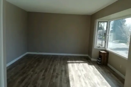 Newly renovated bungalow with big back yard and RV