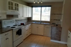 Newly renovated bungalow with big back yard and RV